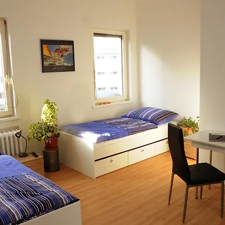 Montagehotel Bed & Steel 2*