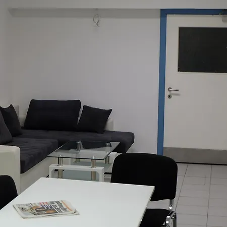 Montagehotel Bed & Steel 2*