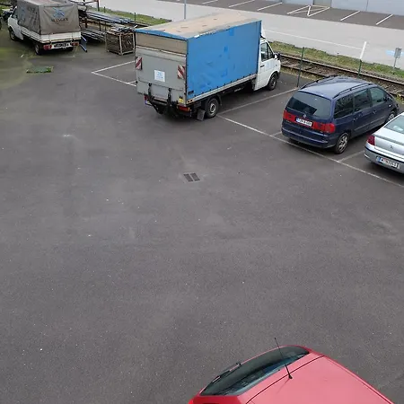 מלון Montagehotel Bed & Steel 2*