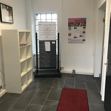 Montagehotel Bed & Steel מלון