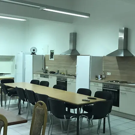 Montagehotel Bed & Steel מלון 2*