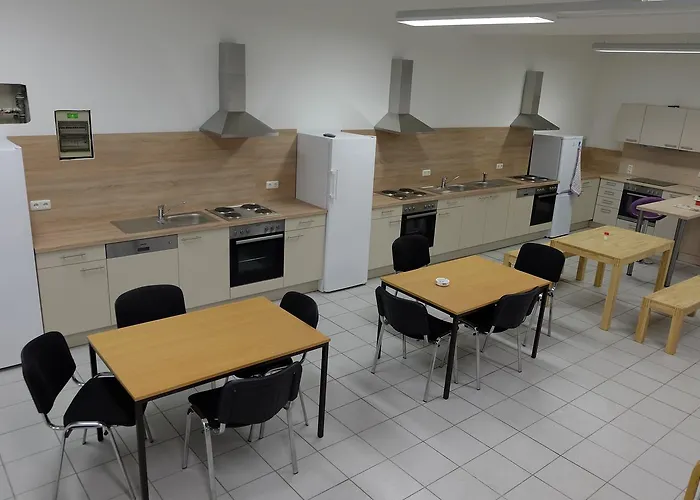 Montagehotel Bed & Steel 2* لينتز