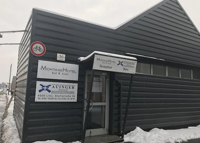 Montagehotel Bed & Steel Hotel 2*