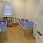 Montagehotel Bed & Steel فندق 2*