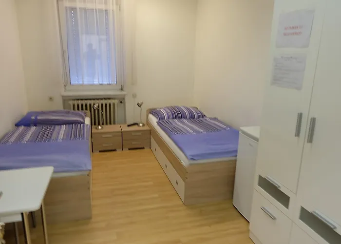 Montagehotel Bed & Steel Otel 2*