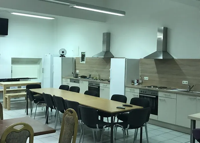 Montagehotel Bed & Steel Otel 2*