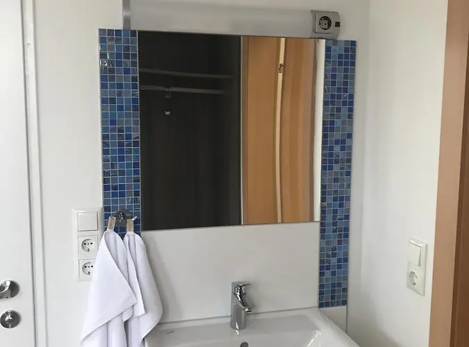 Montagehotel Bed & Steel Otel Linz